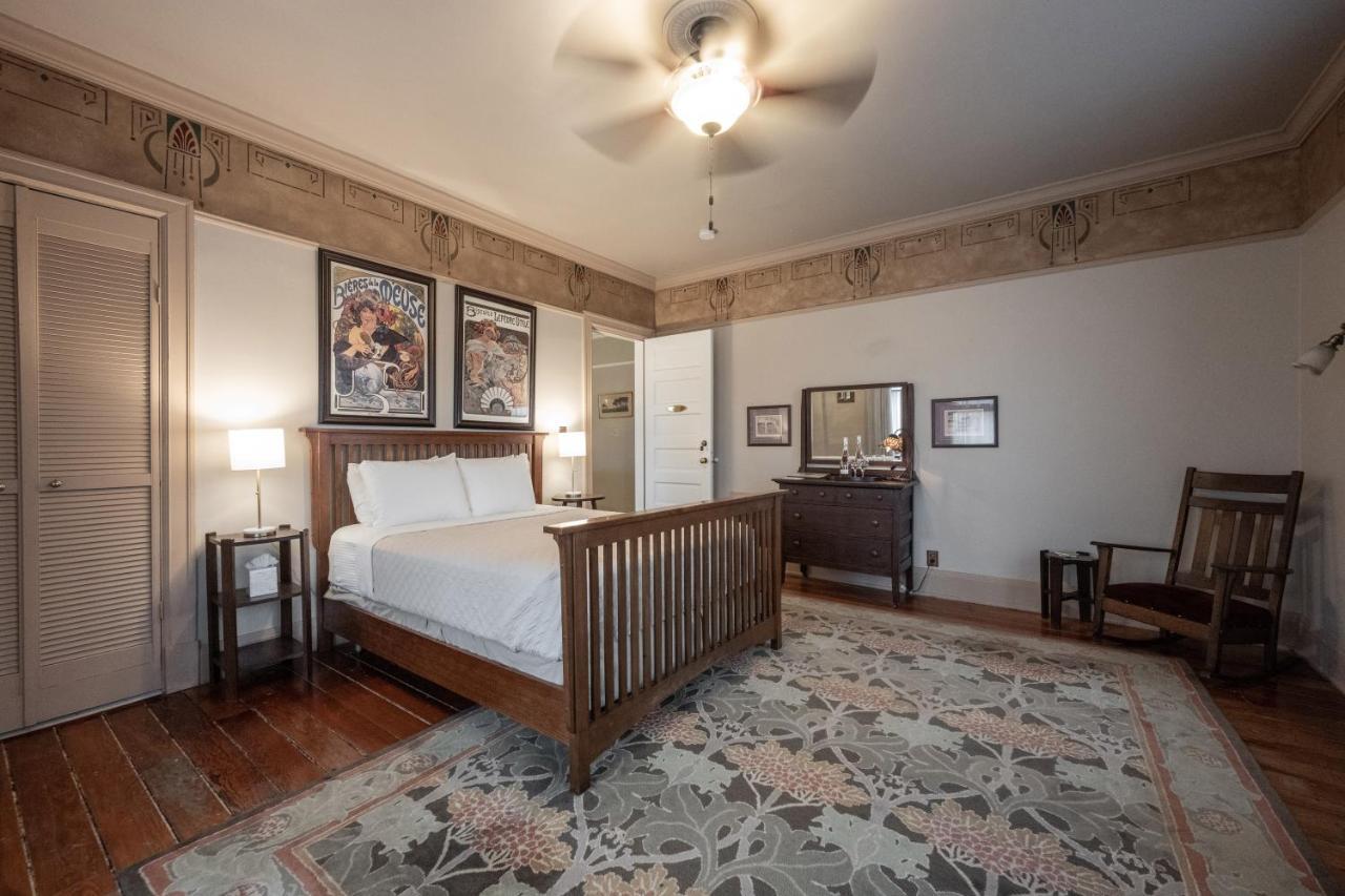 Stone Soup Inn Indianapolis Bagian luar foto