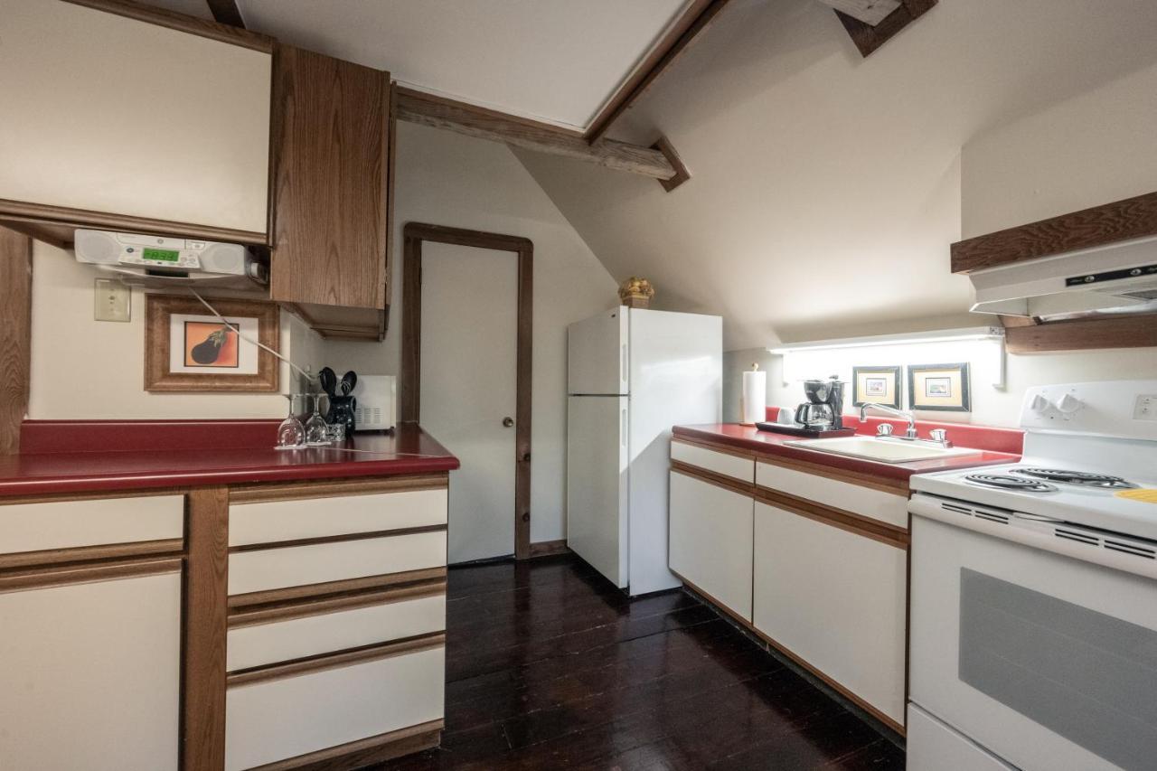 Stone Soup Inn Indianapolis Bagian luar foto