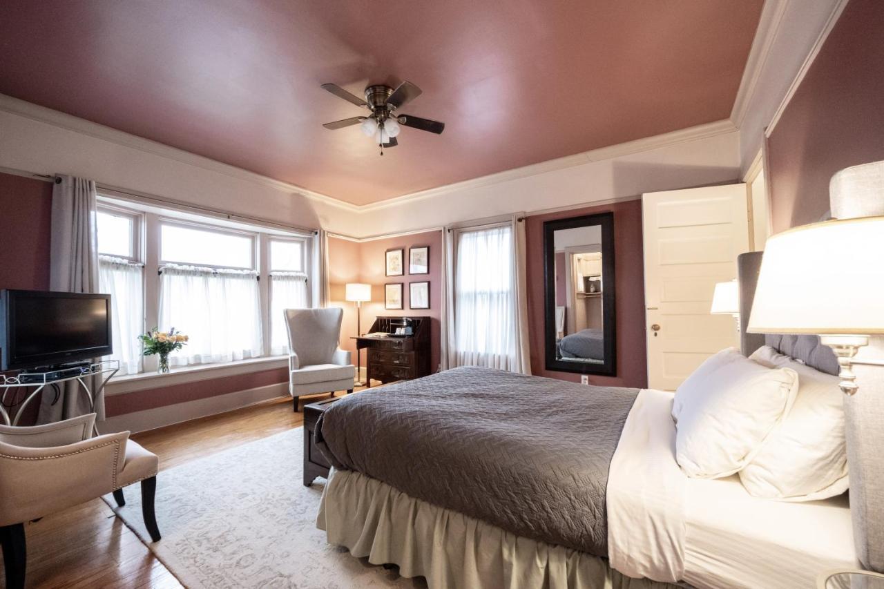 Stone Soup Inn Indianapolis Bagian luar foto