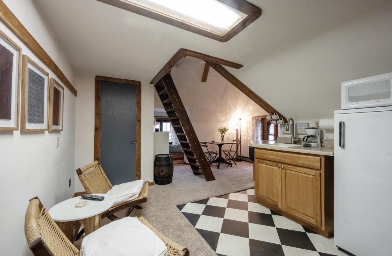 Stone Soup Inn Indianapolis Bagian luar foto