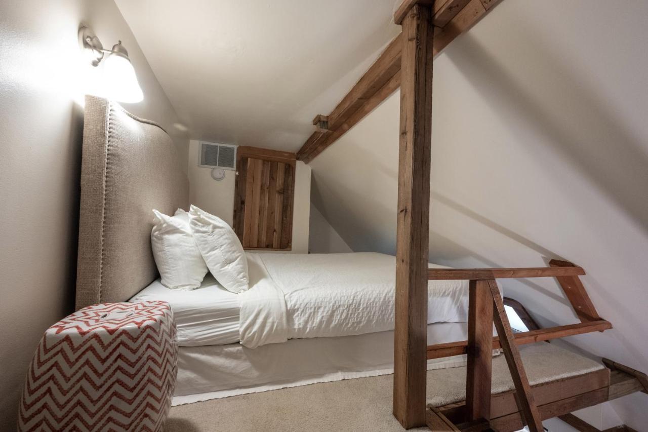 Stone Soup Inn Indianapolis Bagian luar foto