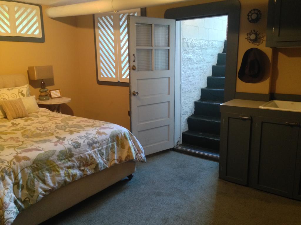 Stone Soup Inn Indianapolis Bagian luar foto